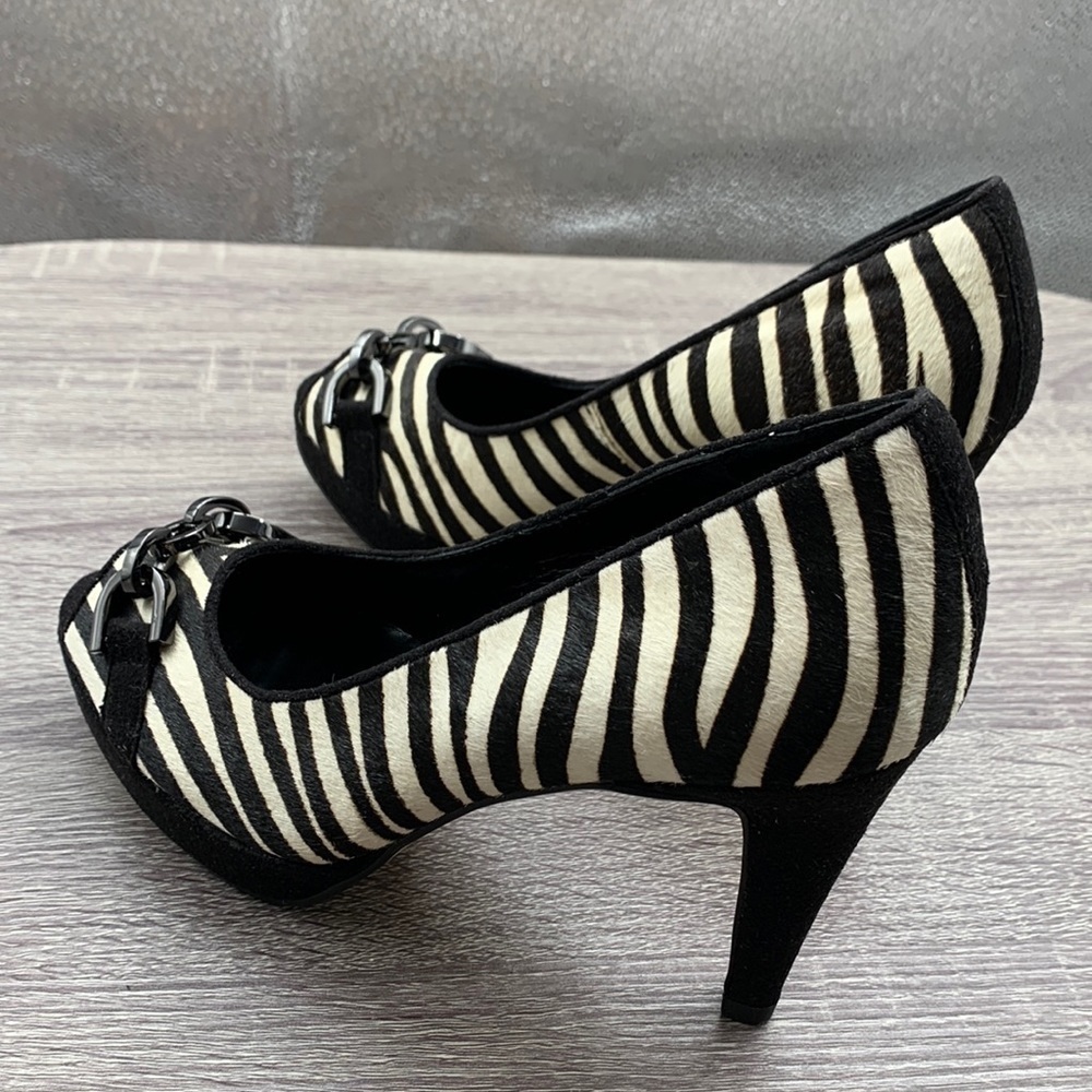 NEW! Chico’s Zebra Print Leather & Fur Heels Slip-ons. 6M. - Picture 6 of 10